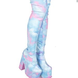 YRU LABRYNTH Hi Pastel Cloud THIGH HIGH PLATFORM BOOTS, size 11/mens 9 NICE!